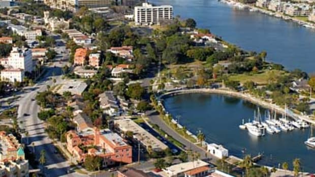 Aerial view of the Davis Islands, a Tampa neighborhood with Mediterranean houses, near downtown.