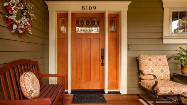 The welcoming entryway of a 2008 Craftsman. All photos by Blackstone Edge Studios