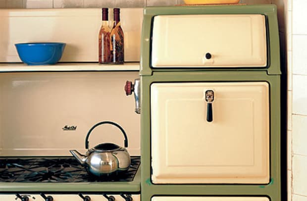 A refurbished old stove (Magic Chef, 1930s). Photo by Marco Prozzo/The New Bungalow Kitchen.