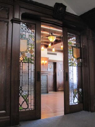 Pocket doors at the Glossbrenner Mansion in Indianapolis, which was designed by English architect Alfred Grindle, was built in 1910.