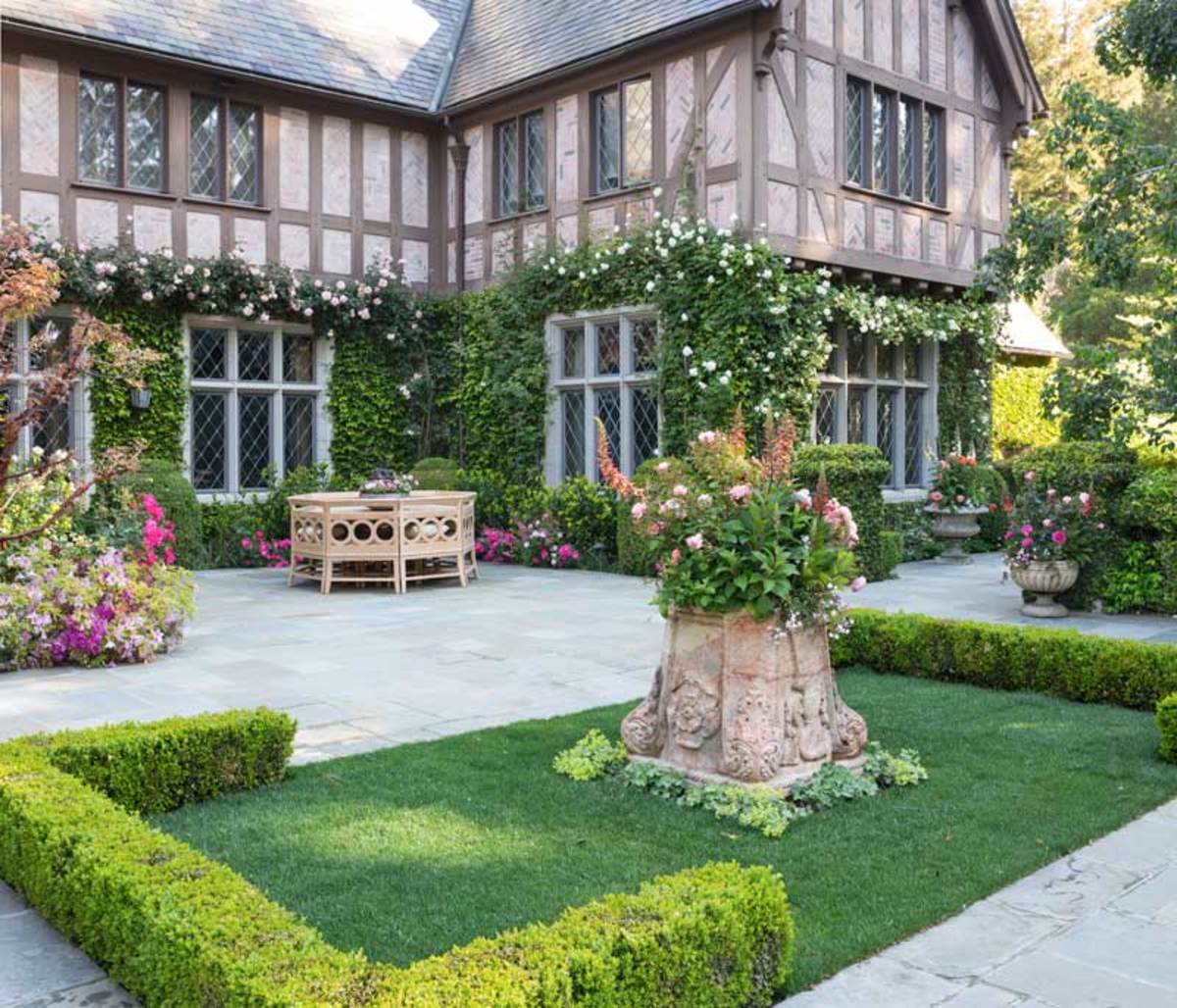 formal English country garden