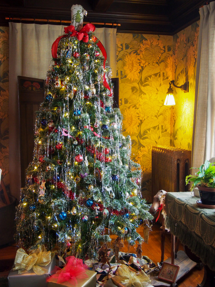 Arts & Crafts Christmas tree