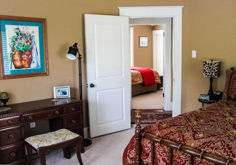 5-20s-furn-in-guest-room-1.jpg