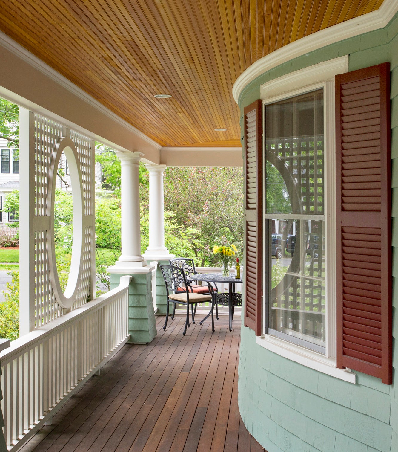 artscraftshomes_sum17_porch2.jpg