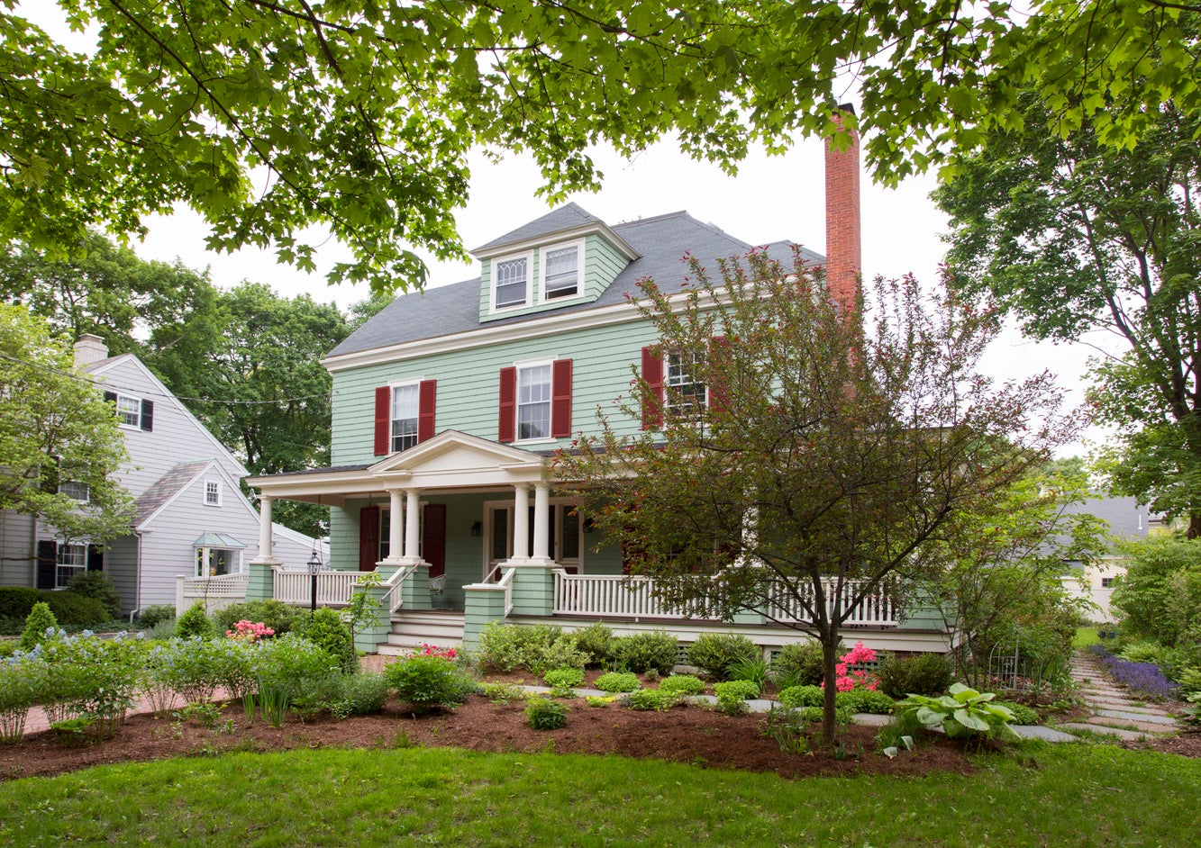 artscraftshomes_sum17_porch4.jpg