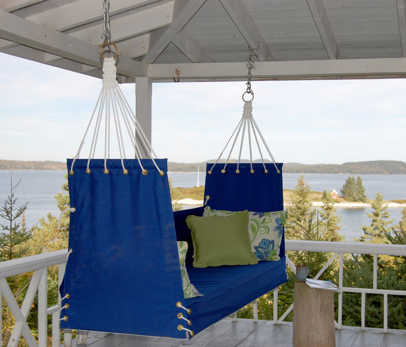 d_porch_furniture_ach_su17_penobscotporch-blue.jpg