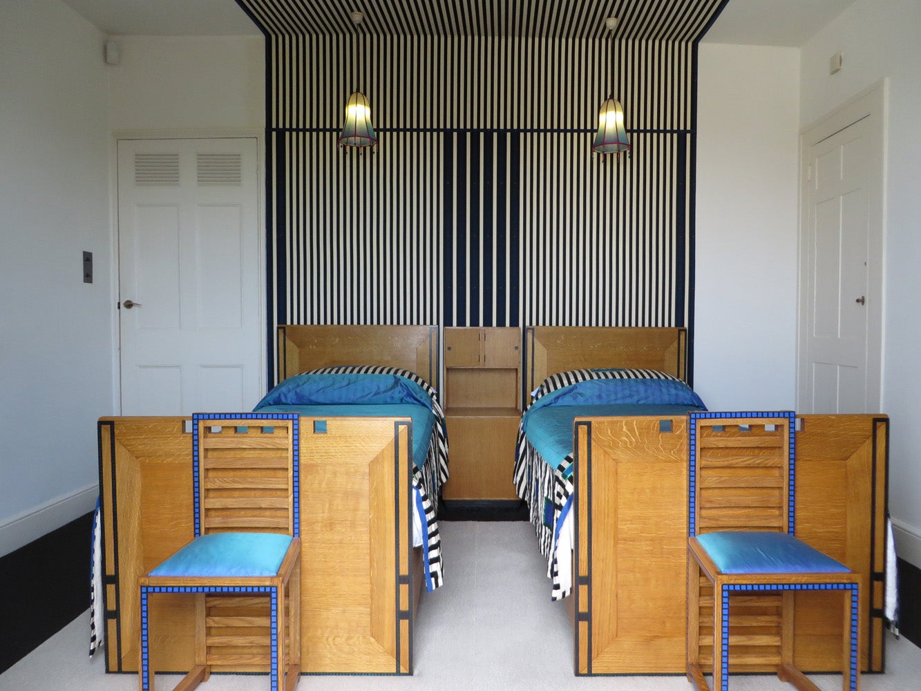 1-78_derngate_guest_bedroom_2.jpg