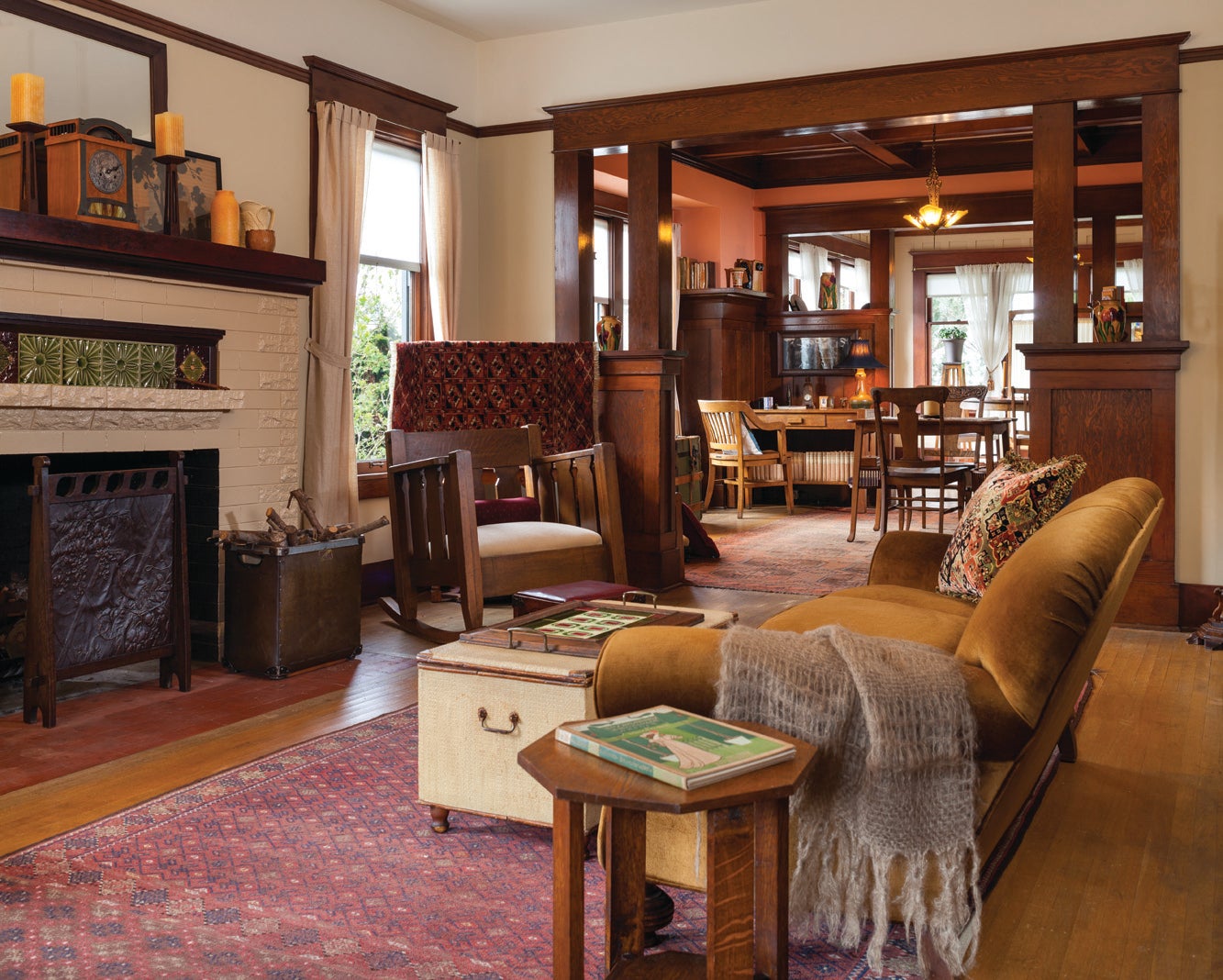 3_seattle_craftsman_living_room.jpg
