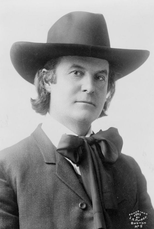 elberthubbard_1905_wikicommons.jpg