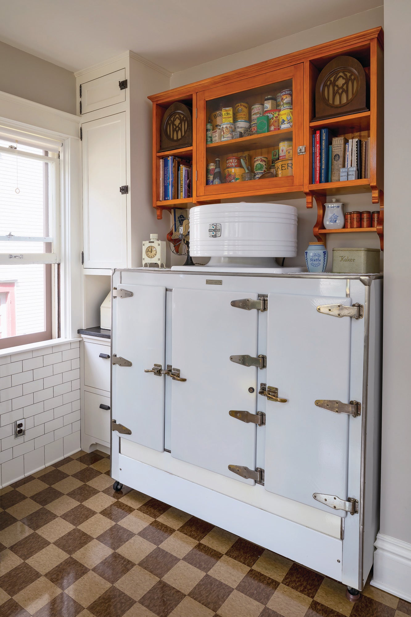 5_kit-fridge-v_g9a6404_bjk.jpg