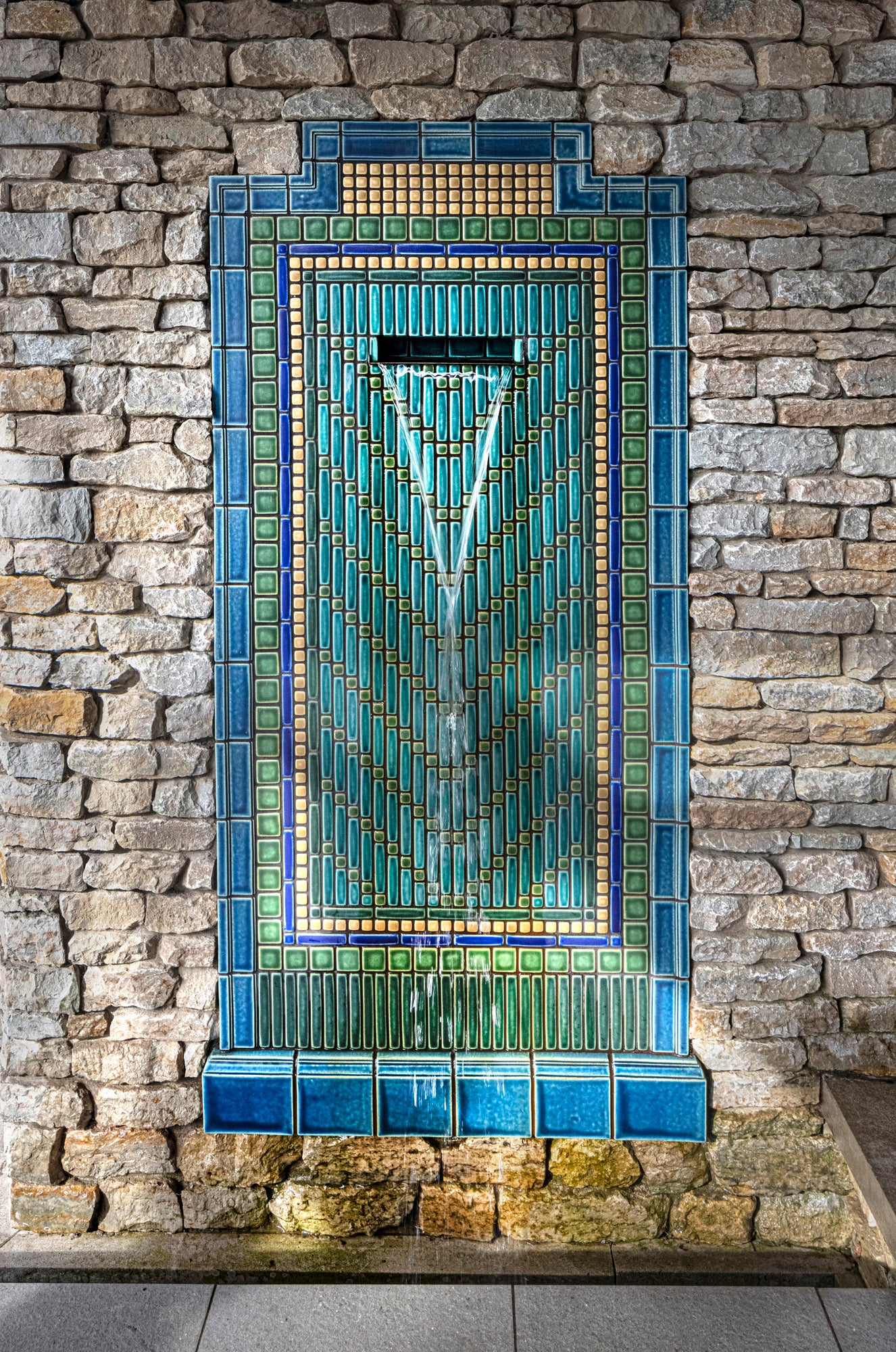 ext-fountain-columbus_015.jpg