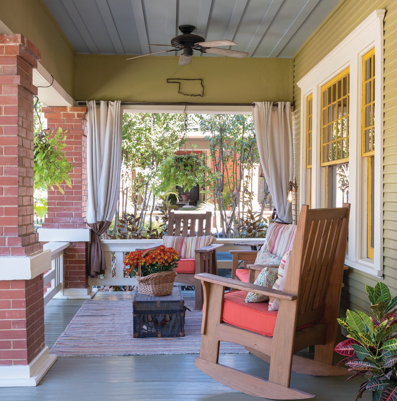 tuckermcdermott_porch01_bjk.jpg