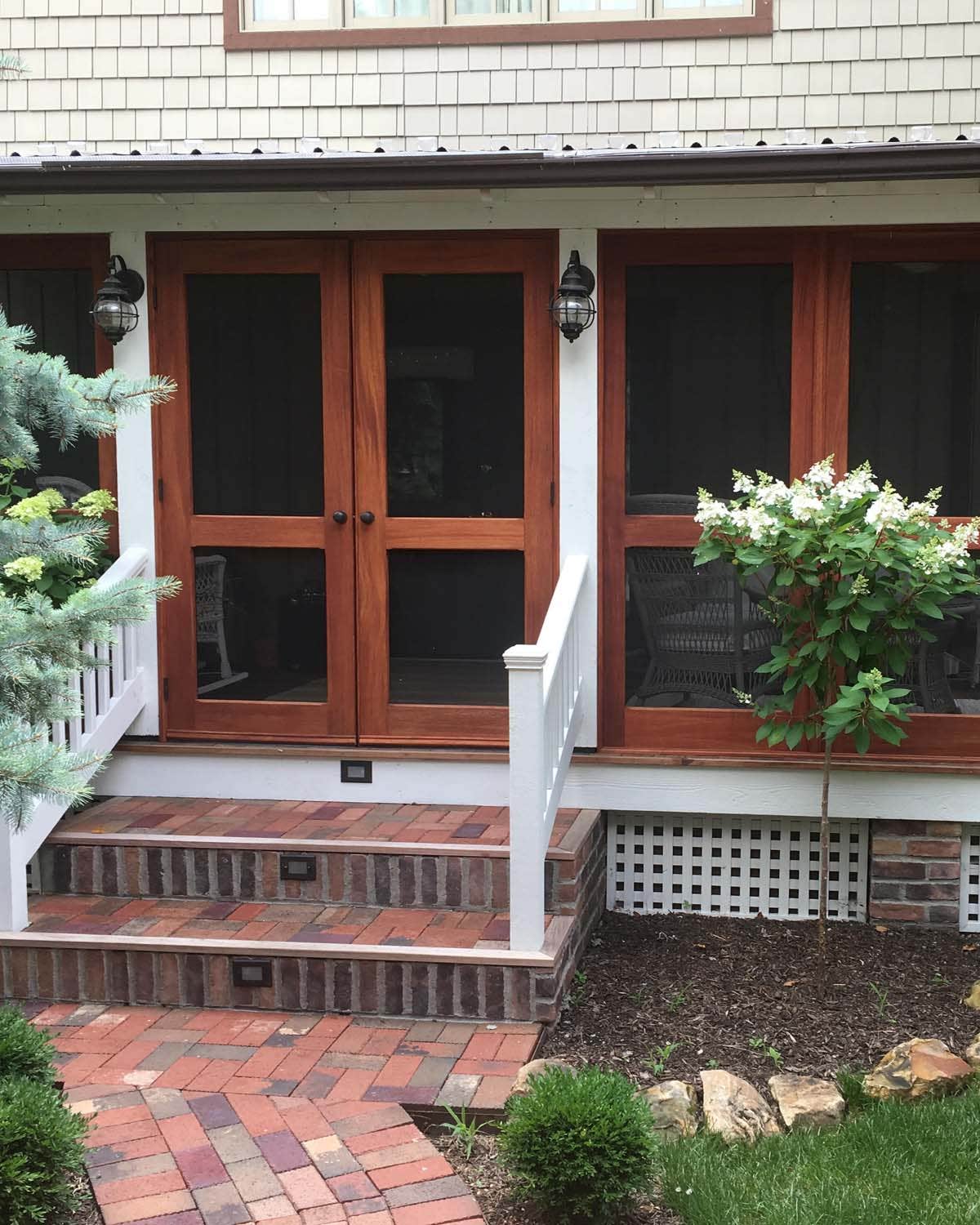 vintagedoorsdoublescreendoorandporchpanels.jpg