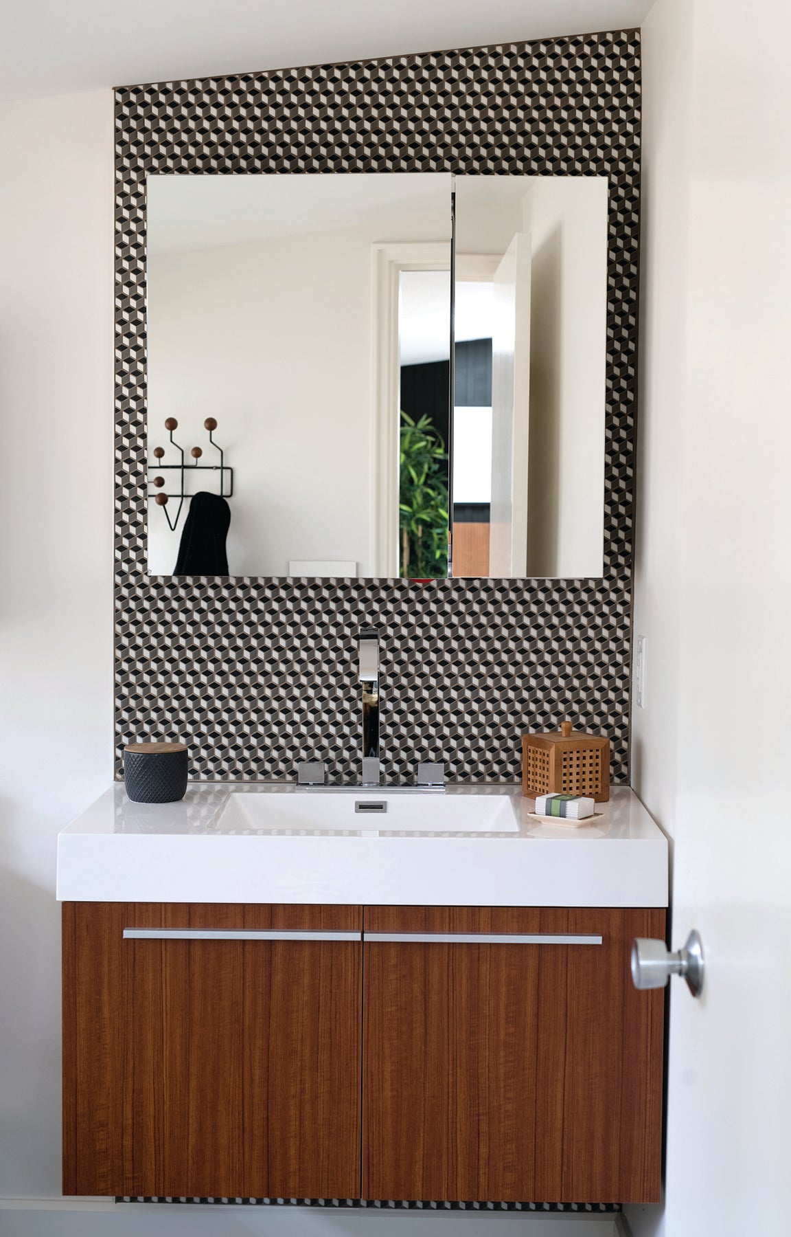 7_bath_sopo_mid_mod_reno_.jpg