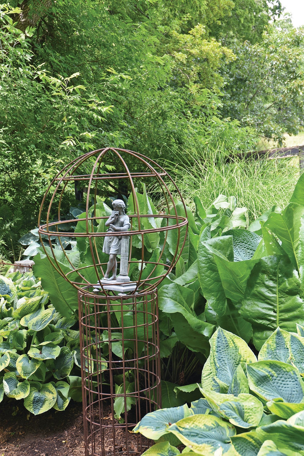 8_sphere_secret_-garden_farmhouse_pergola_tovahmartin.jpg
