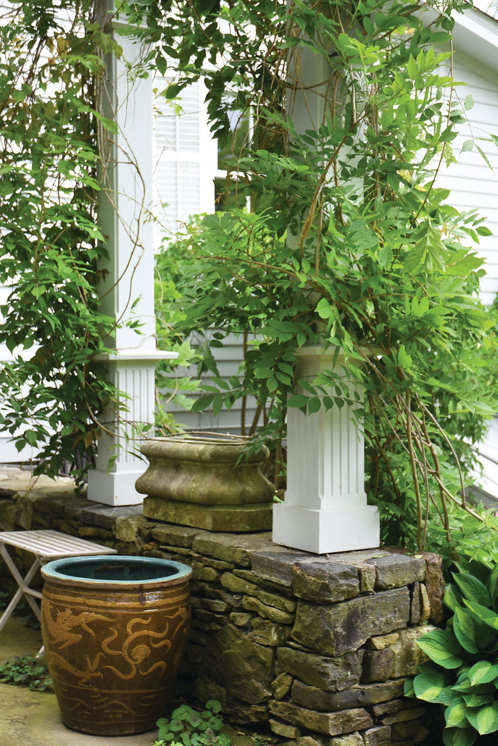 4_farmhouse_garden_columns_tovahmartin.jpg