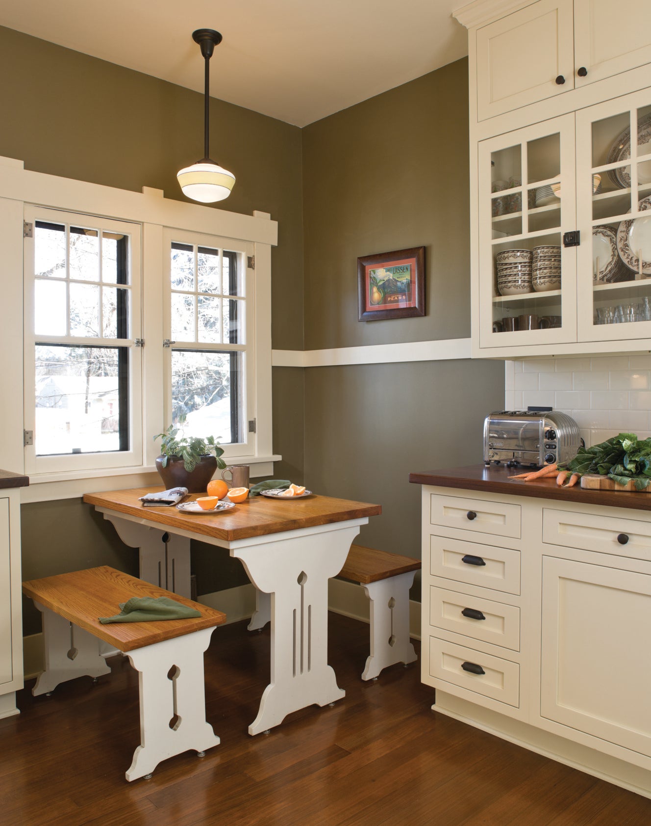 8_bungalow_breakfast_nook_williamwright.jpg