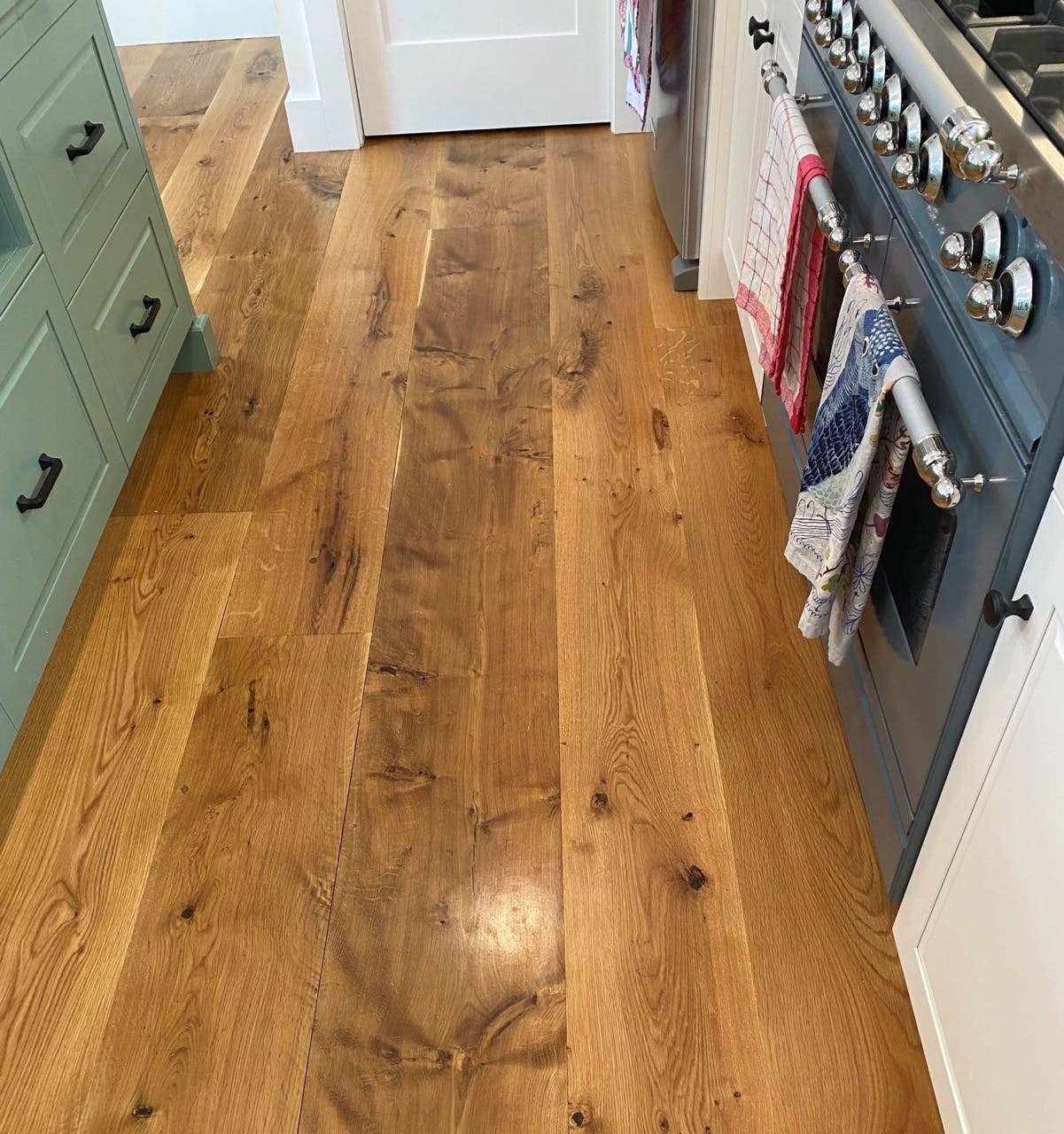 hull-live-sawn-white-oak-mixed-widths-9-12-inches-large.jpg