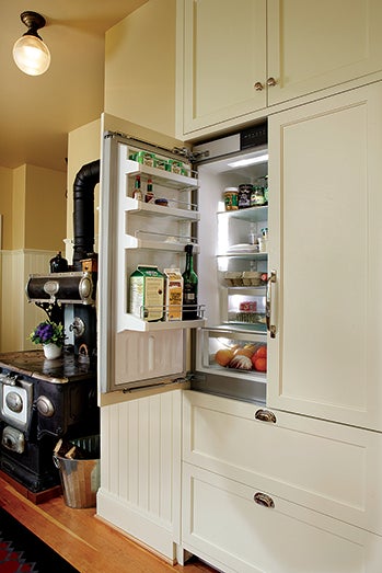 kruse_fridge_open_blackstone.jpg